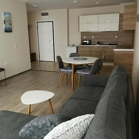 Lägenhetshotell Allure Dobi 4*