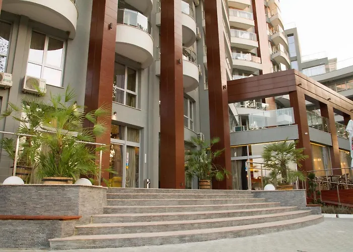 Allure Dobi Aparthotel 4*